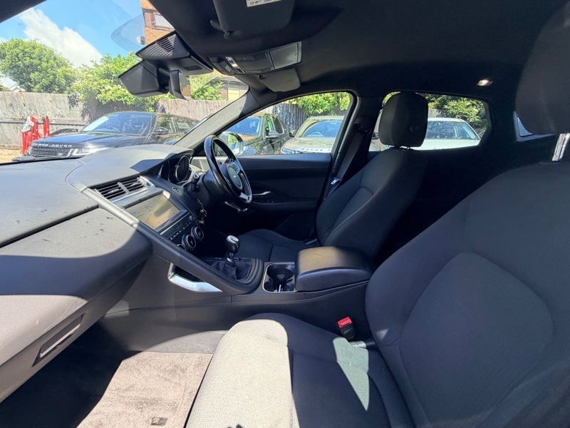 Jaguar E-Pace Core White #4