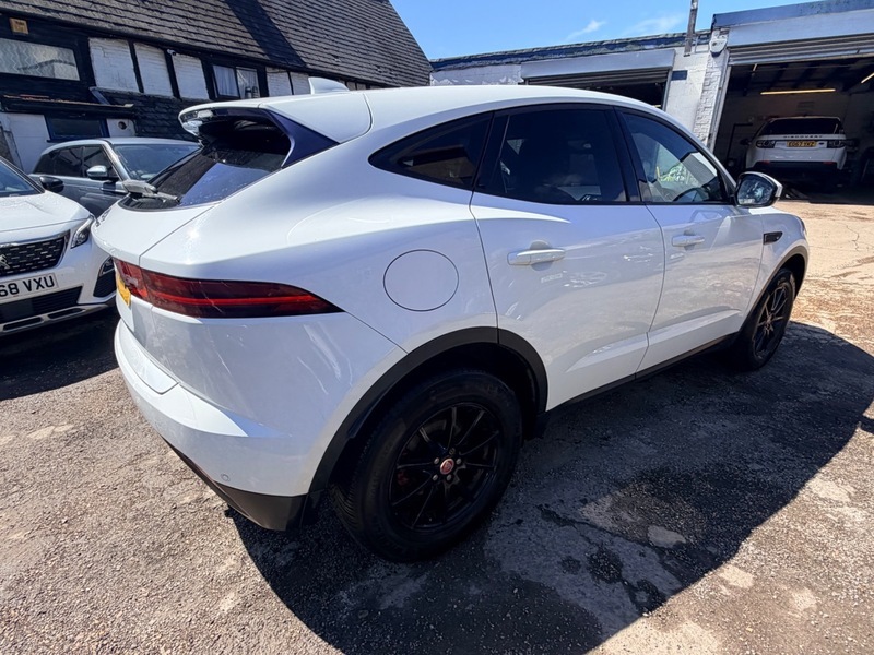 Jaguar E-Pace Core White #6