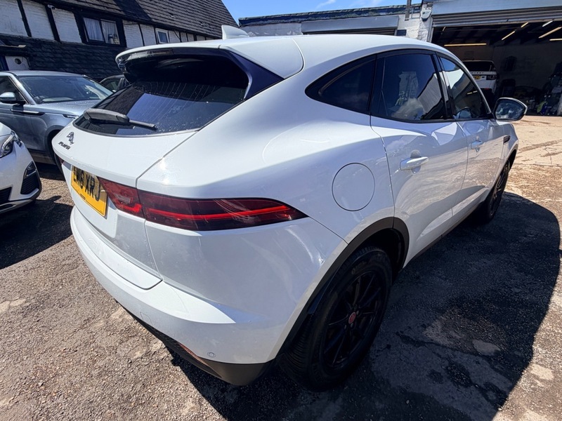 Jaguar E-Pace Core White #5