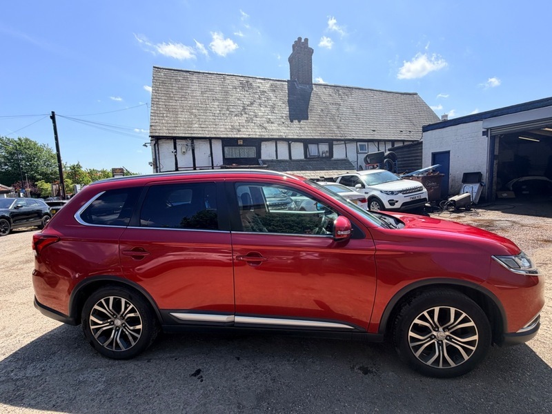Mitsubishi Outlander Di-d Gx 3 Red #3