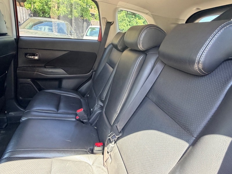Mitsubishi Outlander Di-d Gx 3 Red #2