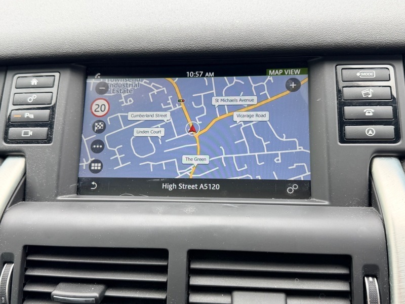 Land Rover Discovery Sport Td4 Hse Silver #3