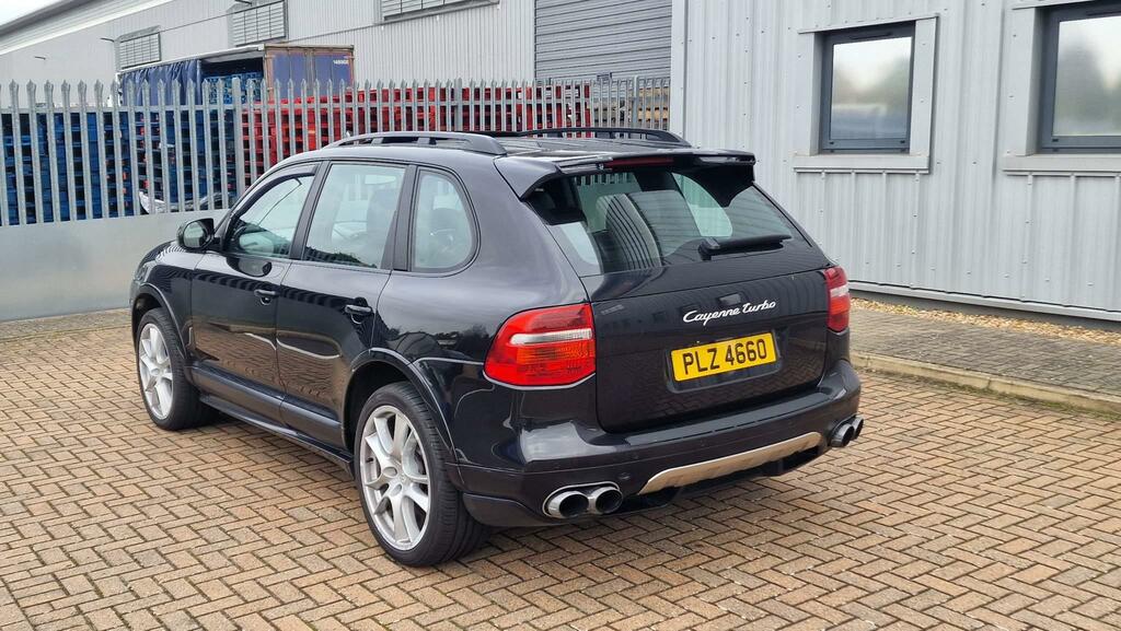 Porsche Cayenne 4.8 Turbo Tiptronic S Awd Black #4
