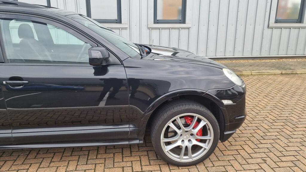 Porsche Cayenne 4.8 Turbo Tiptronic S Awd Black #6