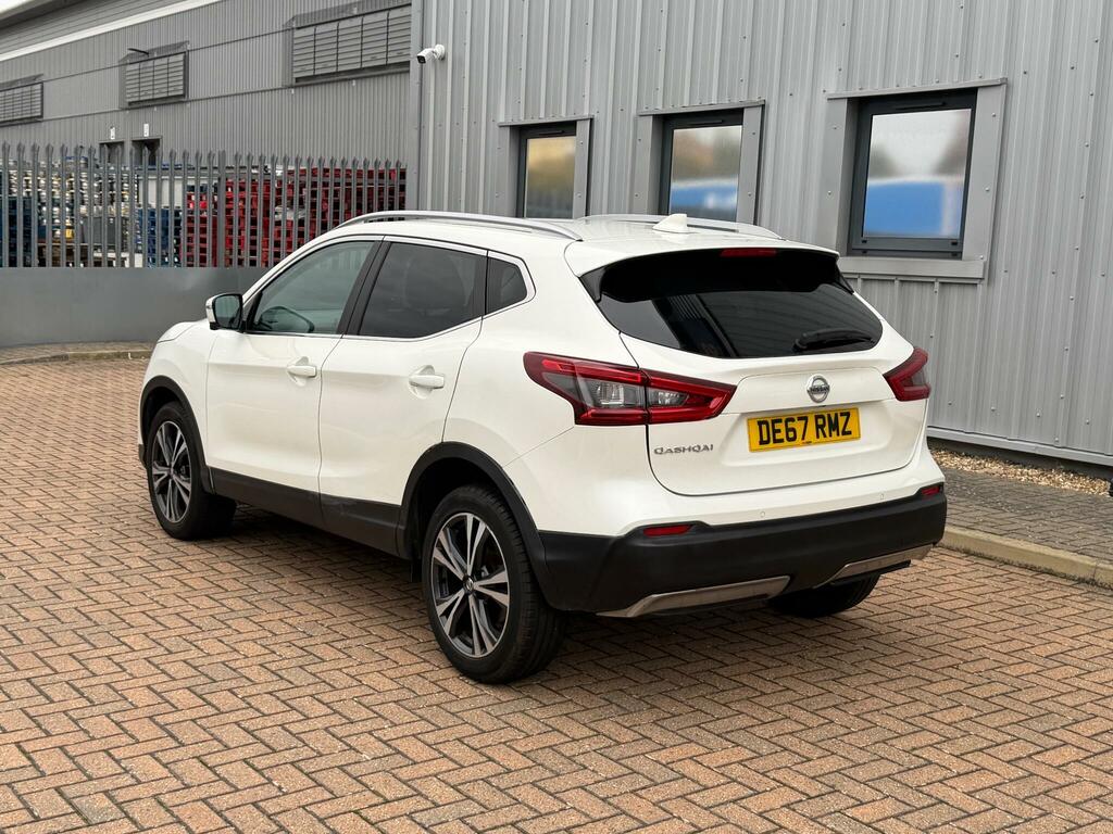Nissan Qashqai 1.2 Dig-t N-connecta Xtron Euro 6 Ss DE67RMZ White #4