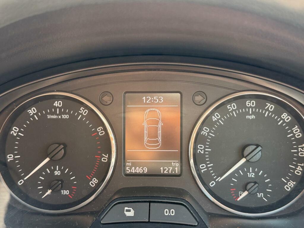 Skoda Rapid 1.6 Se Tdi Cr 104 Bhp Beige #45