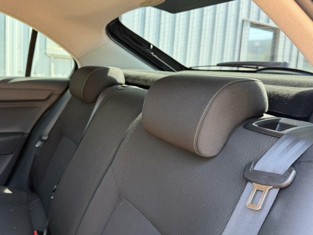 Skoda Rapid 1.6 Se Tdi Cr 104 Bhp Beige #24