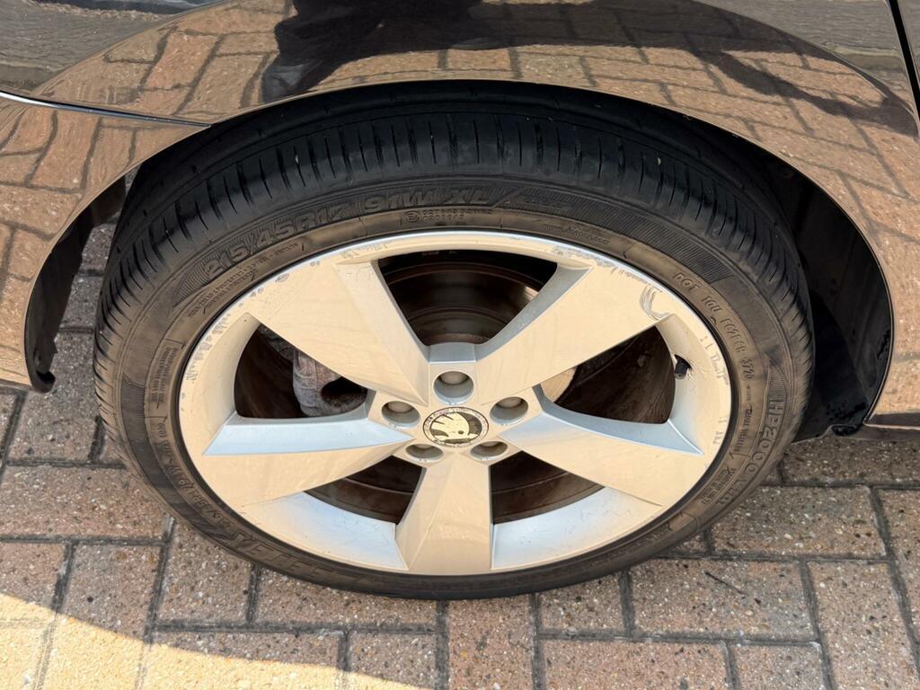 Skoda Rapid 1.6 Se Tdi Cr 104 Bhp Beige #36