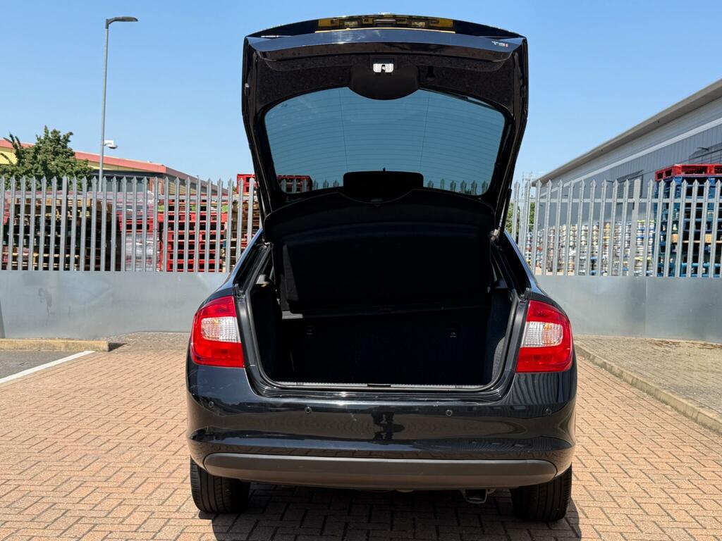 Skoda Rapid 1.6 Se Tdi Cr 104 Bhp Beige #46