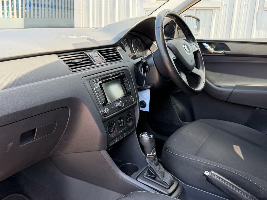 Skoda Rapid 1.6 Se Tdi Cr 104 Bhp Beige #14