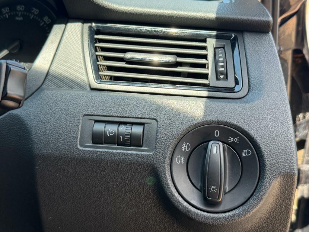 Skoda Rapid 1.6 Se Tdi Cr 104 Bhp Beige #27