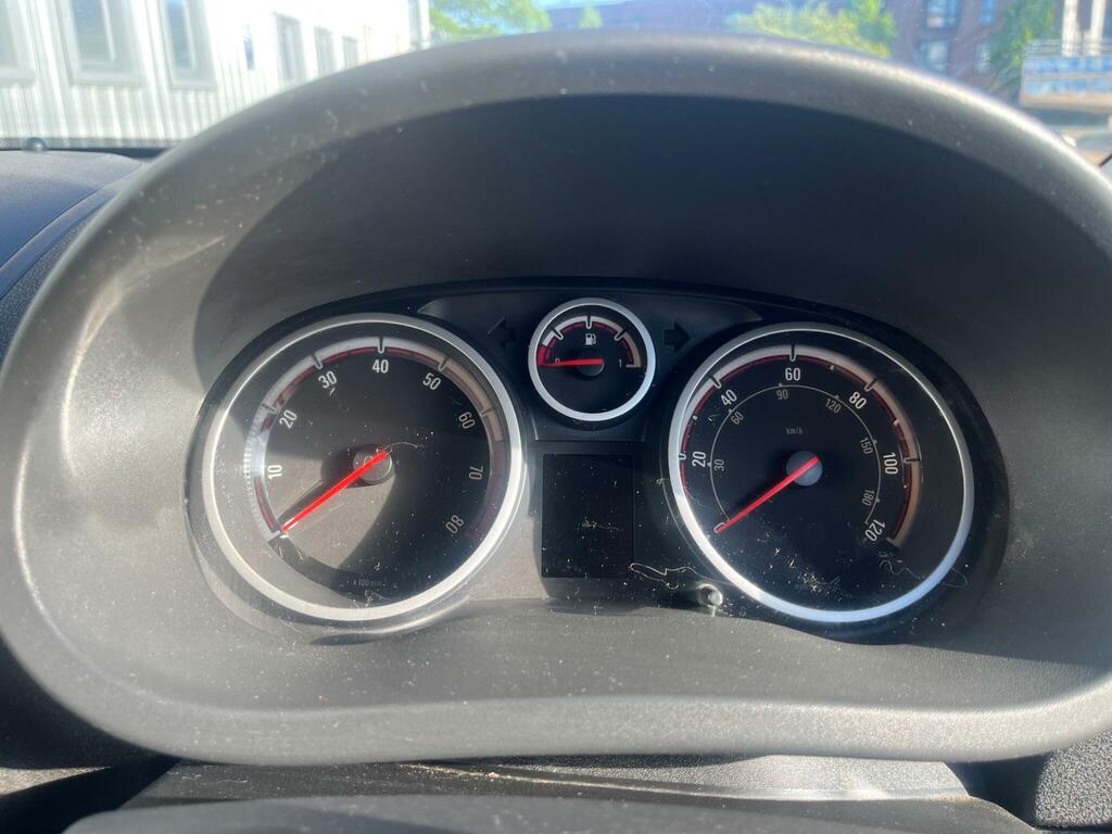 Vauxhall Corsa 1.2 16V Limited Edition Ac White #40