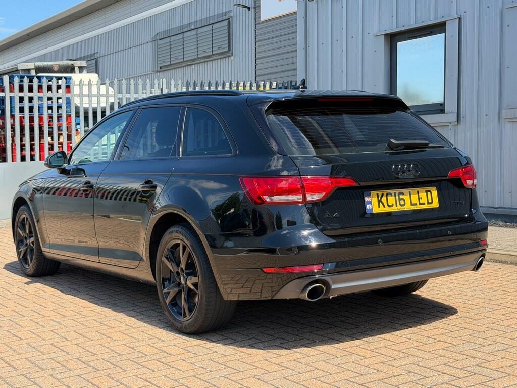 Audi A4 Avant Sport Black #5