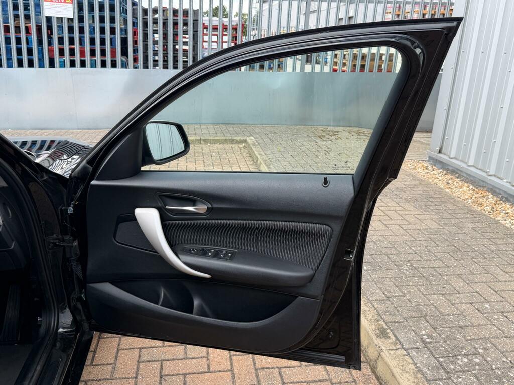 BMW 1 Series 1.5L Sport White #39