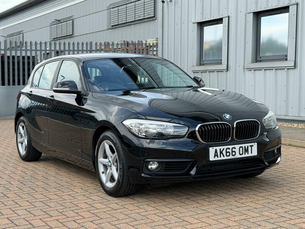 BMW 1 Series Se Black #5