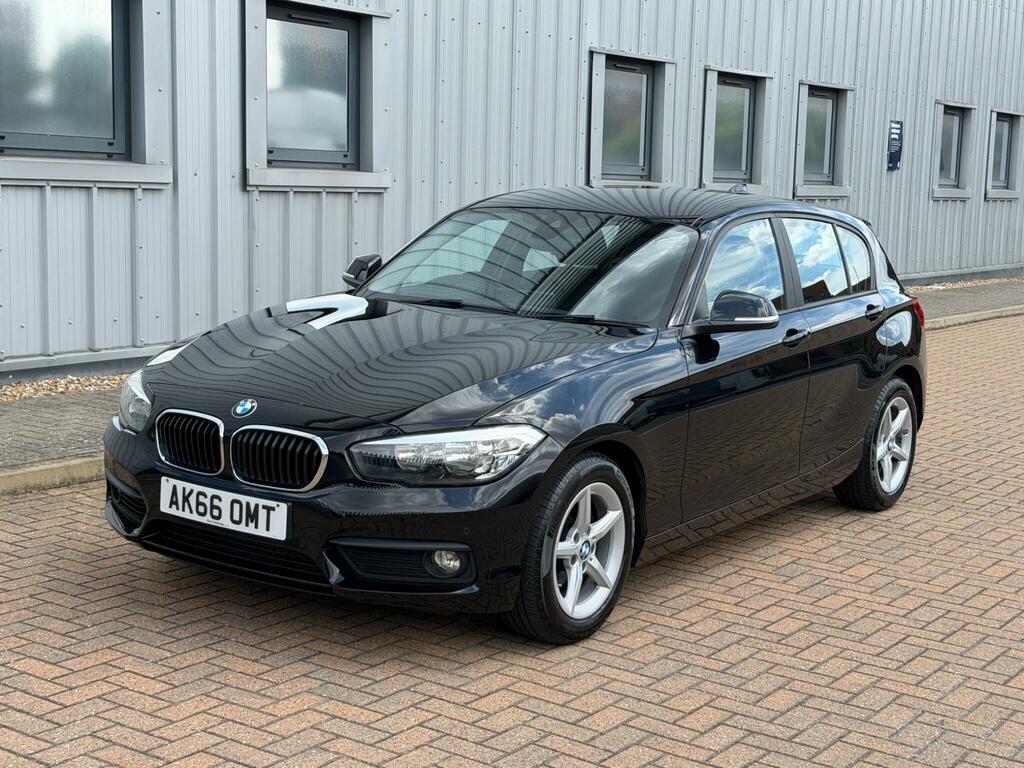 BMW 1 Series Se Black #3