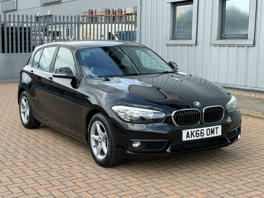 BMW 1 Series Se Black #6