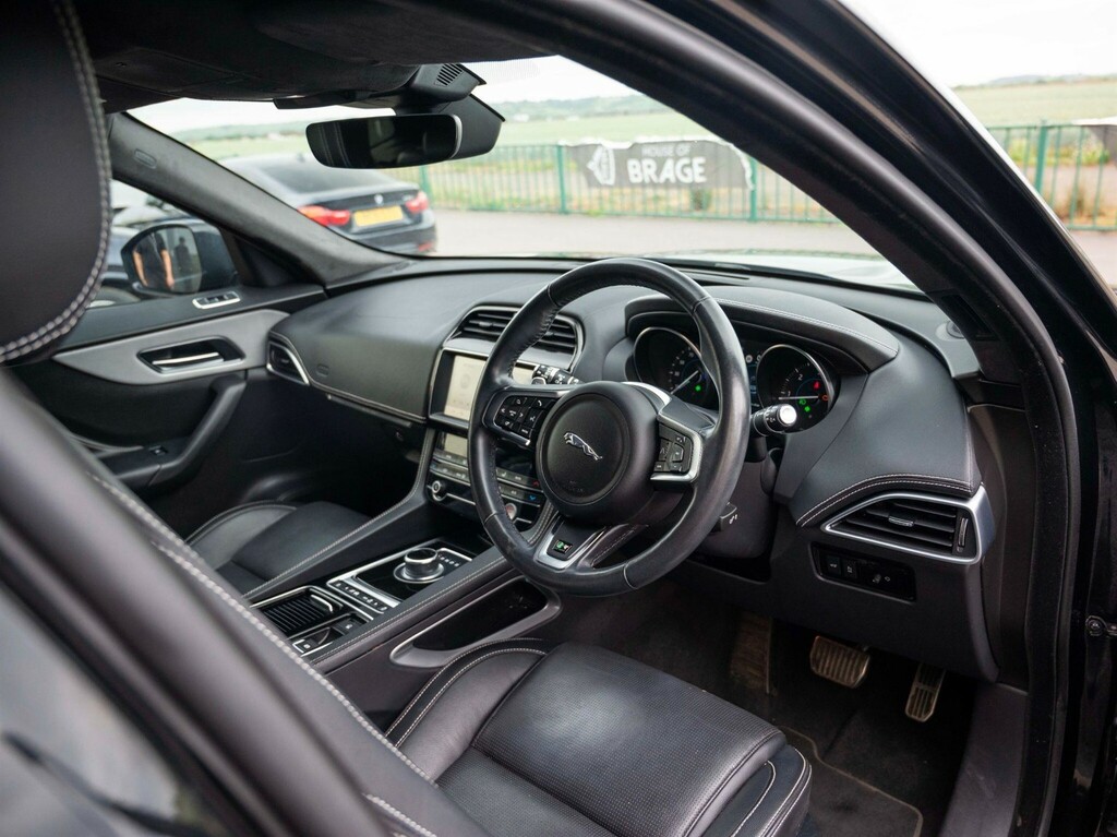 Jaguar F-Pace 2.0 D180 R-sport Awd Euro 6 Ss SV19WYJ Black #2