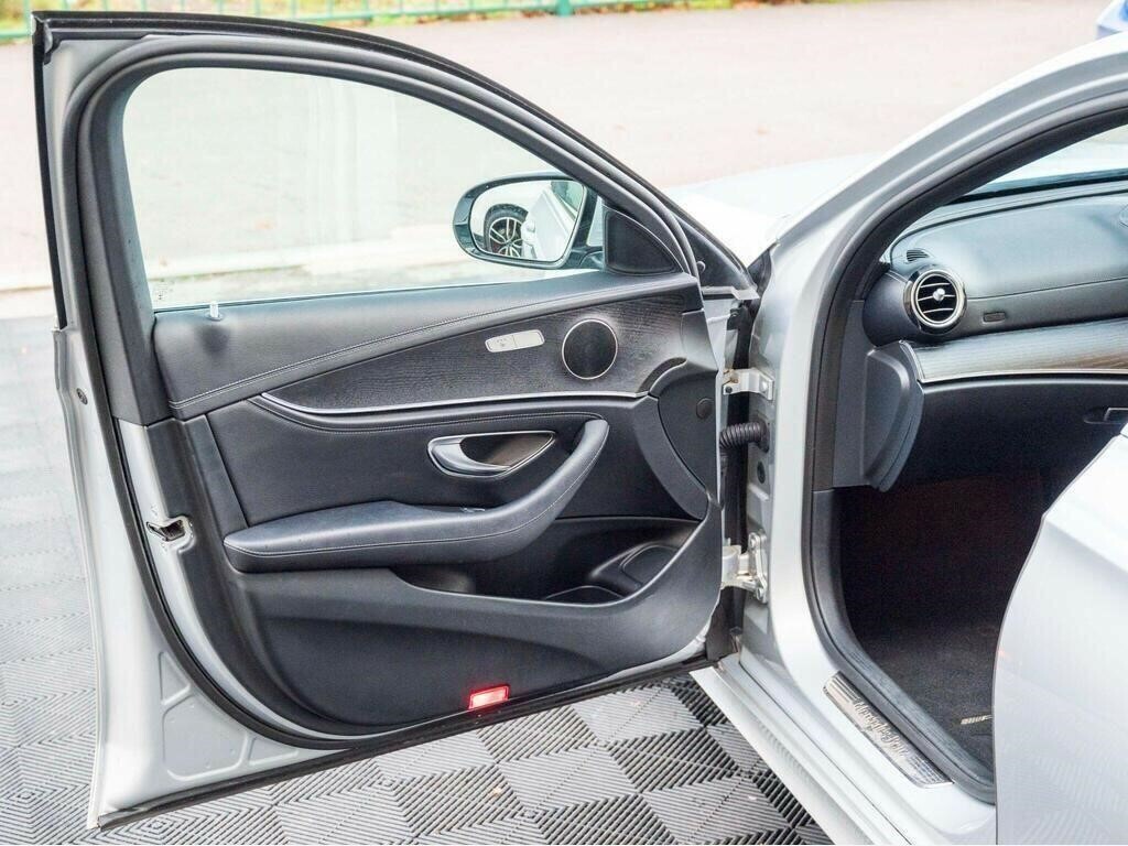 Mercedes-Benz E Class 3.0 E350d V6 Black #22
