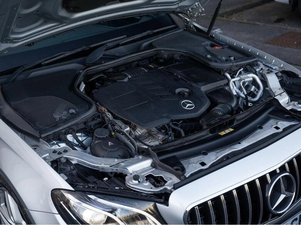 Mercedes-Benz E Class 3.0 E350d V6 Black #18