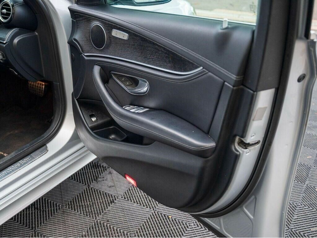 Mercedes-Benz E Class 3.0 E350d V6 Black #9