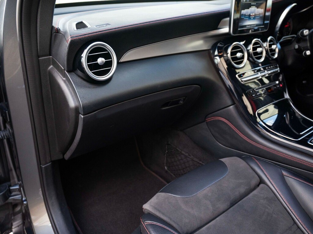 Mercedes-Benz GLC Class Glc 250 4Matic Amg Line White #37