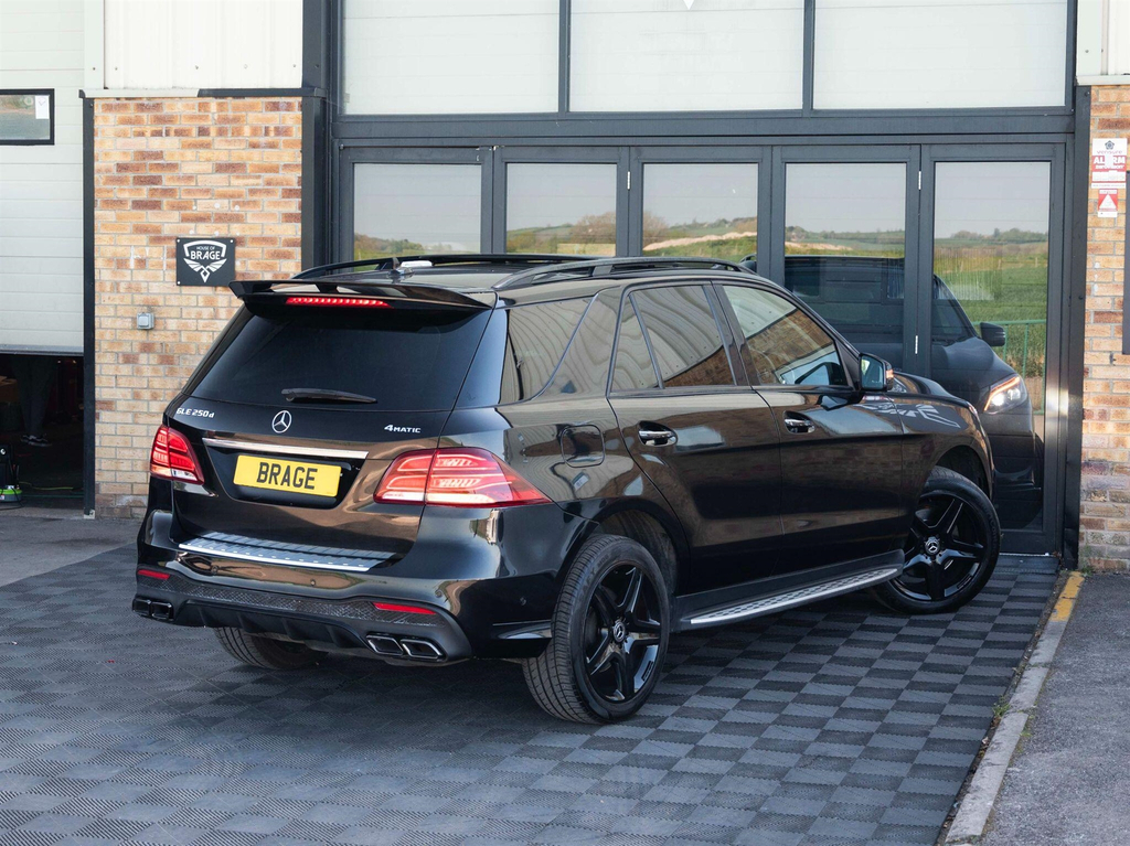 Mercedes-Benz GLE Class Suv White #95