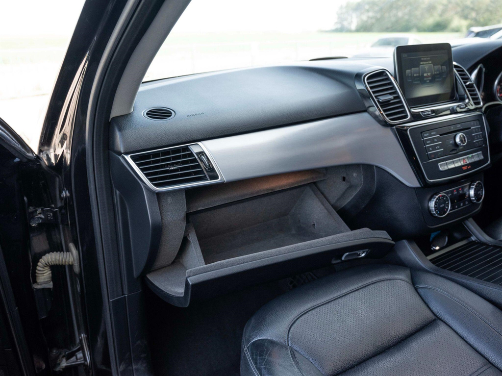 Mercedes-Benz GLE Class Suv White #41
