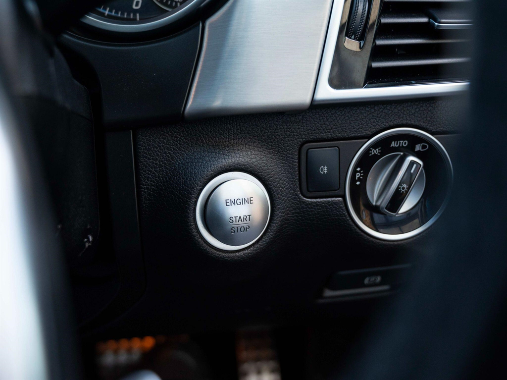 Mercedes-Benz GLE Class Suv White #86