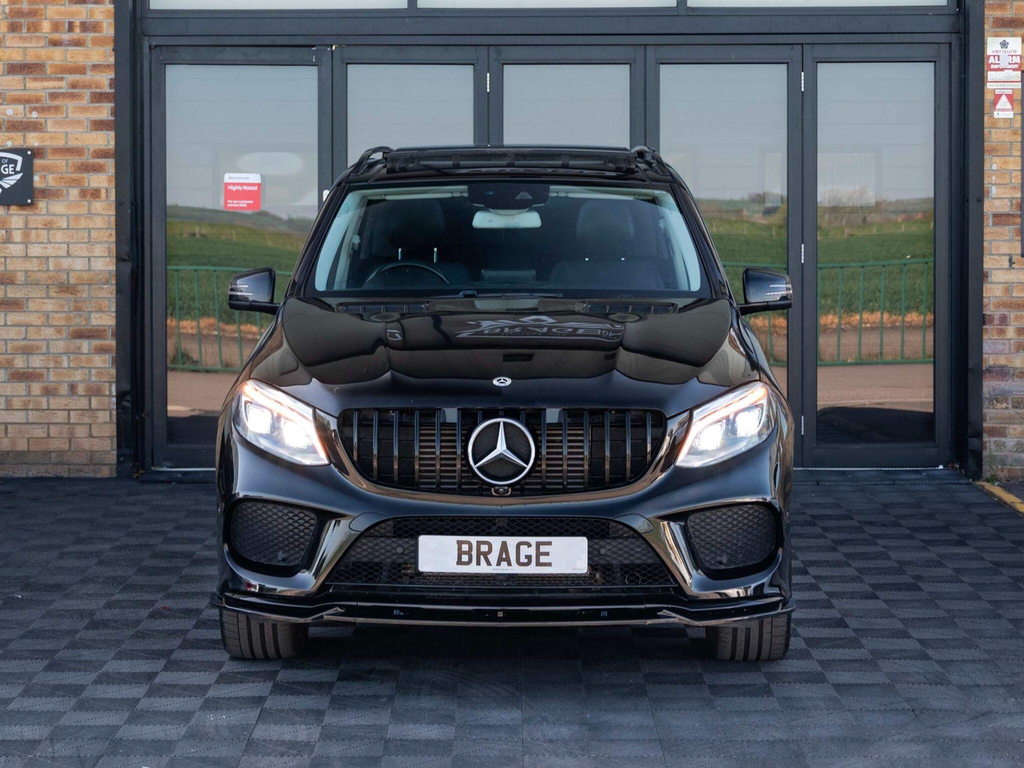 Mercedes-Benz GLE Class Suv White #59