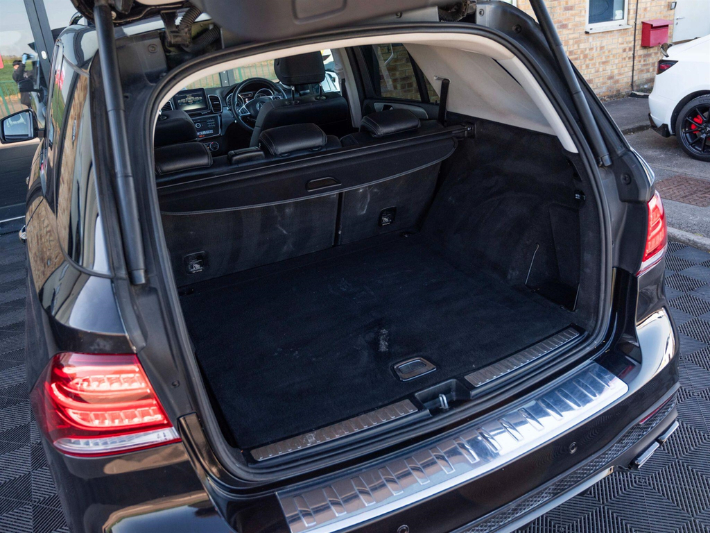 Mercedes-Benz GLE Class Suv White #70