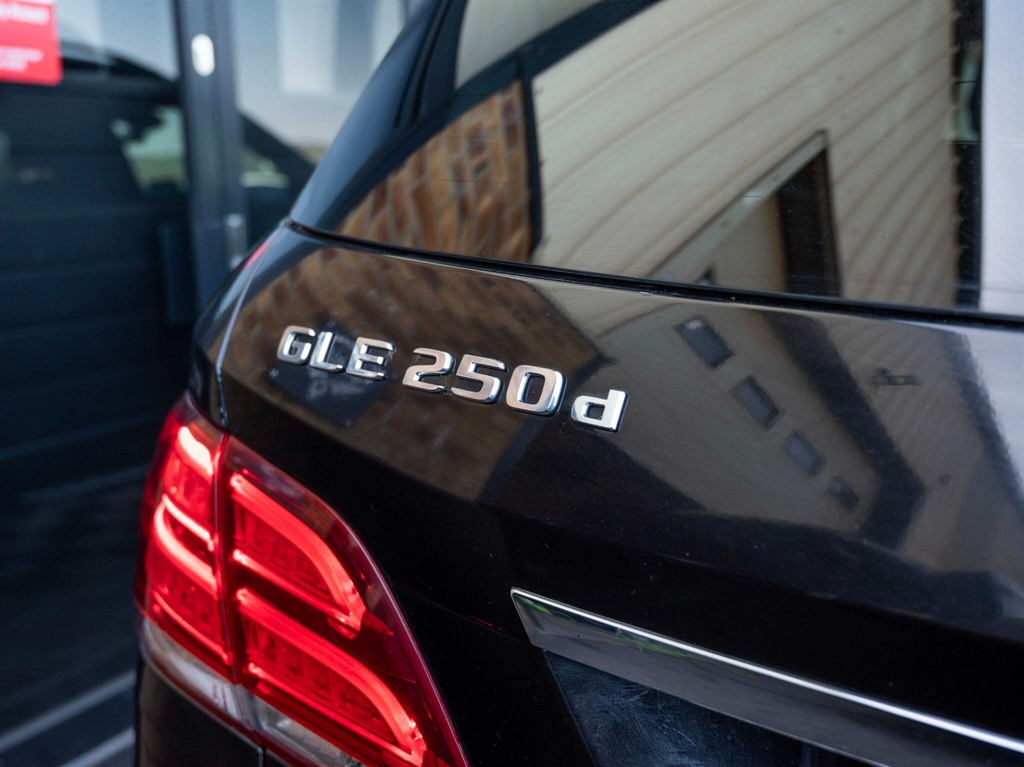 Mercedes-Benz GLE Class Suv White #92