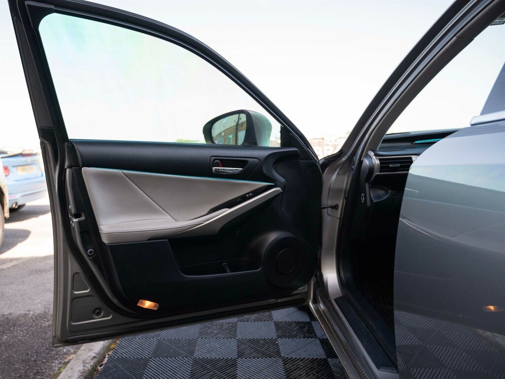 Lexus IS 250 Premier Silver #18