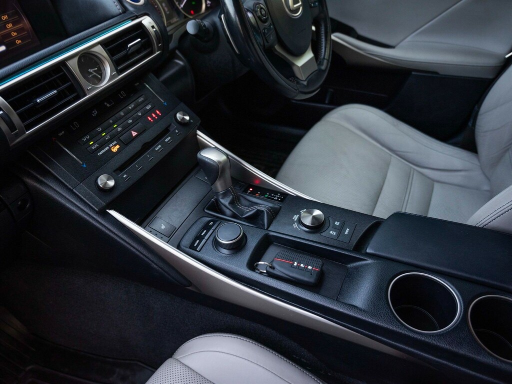 Lexus IS 250 Premier Silver #64