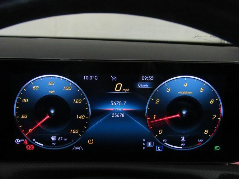 Mercedes-Benz CLA Class Amg Line Premium #10