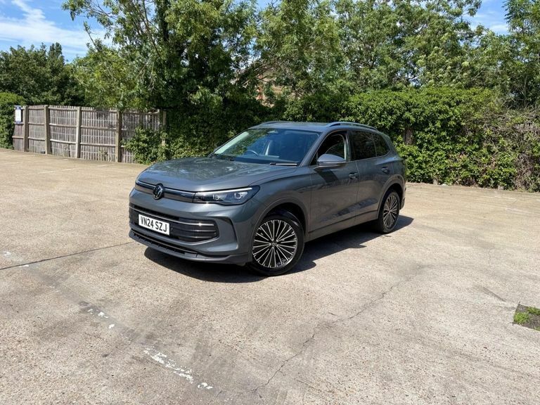 Volkswagen Tiguan 1.5 Etsi Mhev Match Dsg Euro 6 Ss VN24SZJ #4