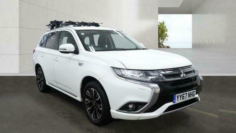 Mitsubishi Outlander 2.0H 12Kwh 3H Cvt YY67NHG White #2