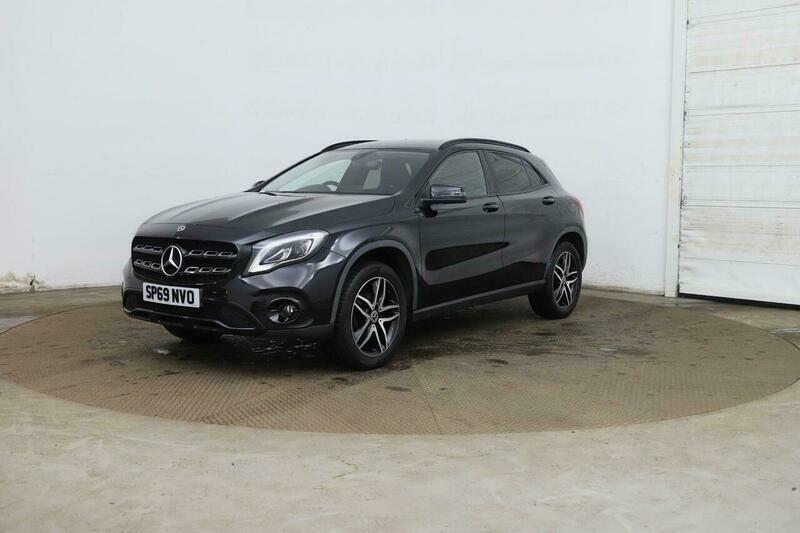 Mercedes-Benz C Class 1.6 Gla180 Urban Edition Black #2