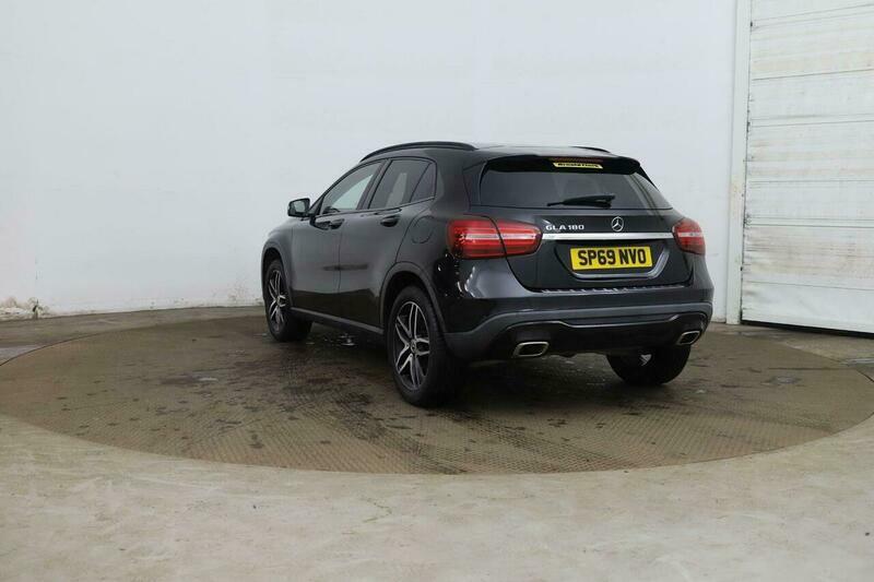 Mercedes-Benz C Class 1.6 Gla180 Urban Edition Black #4