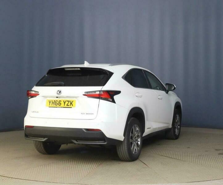 Lexus NX 2.5 300H Luxury E-cvt White #5