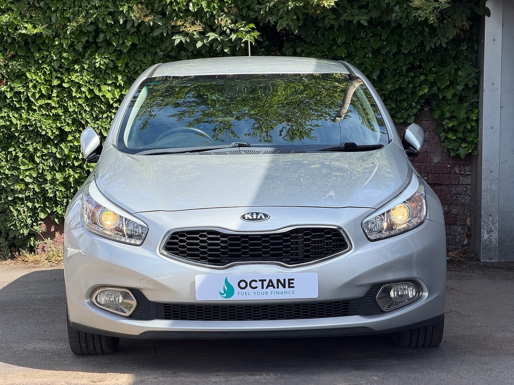 Kia Ceed Crdi Ecodynamics 4 LM15CYC Silver #2