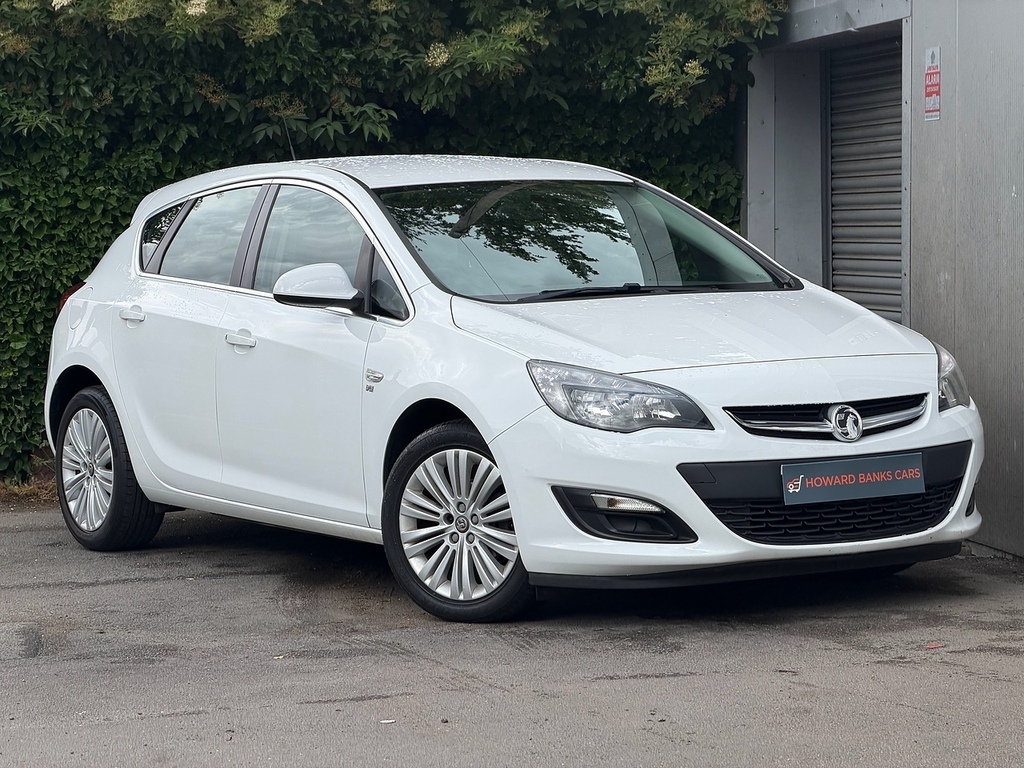 Vauxhall Astra Excite White