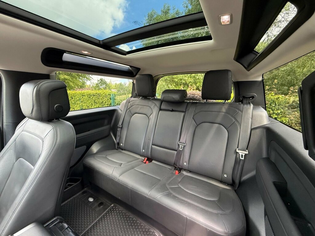 Land Rover Defender 90 Suv #28