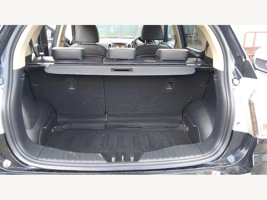 SsangYong Tivoli Ex Red #8