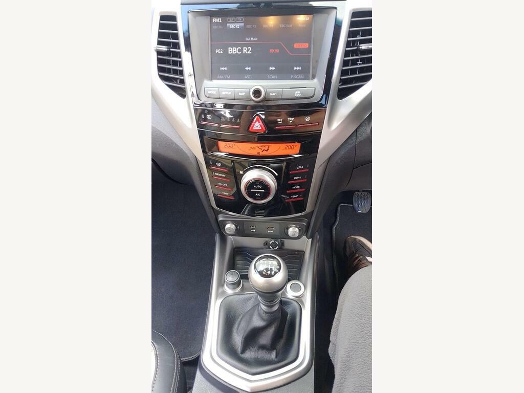 SsangYong Tivoli Ex Red #11