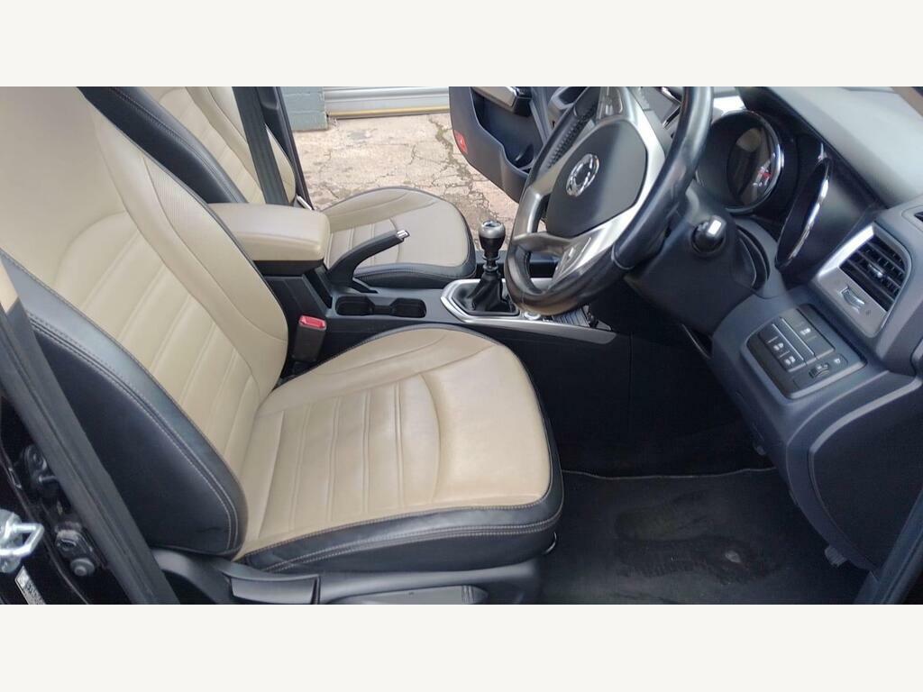 SsangYong Tivoli Ex Red #7