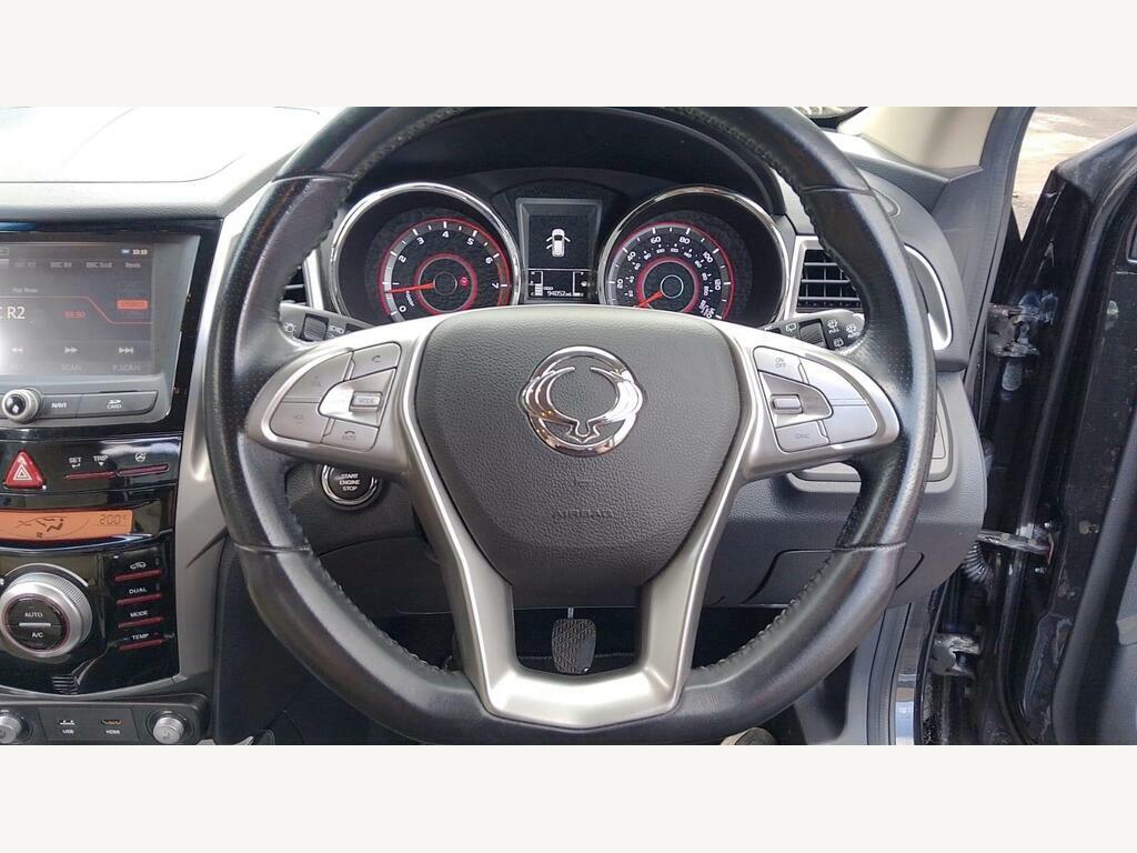 SsangYong Tivoli Ex Red #10