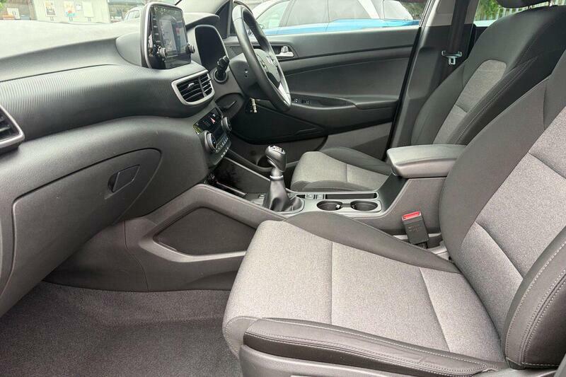 Hyundai Tucson 1.6 Crdi Mhev Se Nav Euro 6 Ss HF70XCW Black #2
