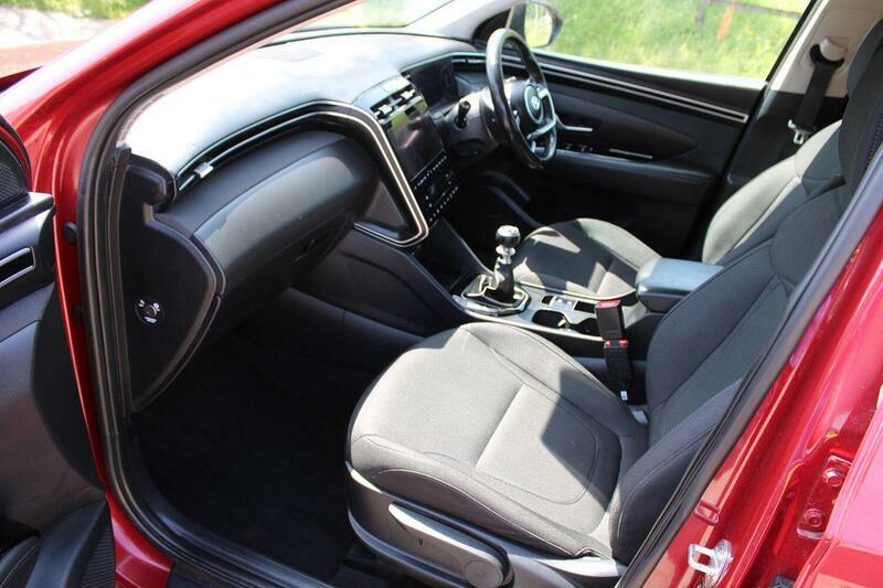 Hyundai Tucson 1.6 T-gdi Se Connect Euro 6 Ss WF23YMD Red #2