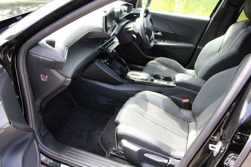 Peugeot 2008 1.2 Gt E-dsc6 Euro 6 Ss KR25HWH Black #2